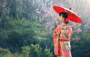 femme chinoise avec parapluie